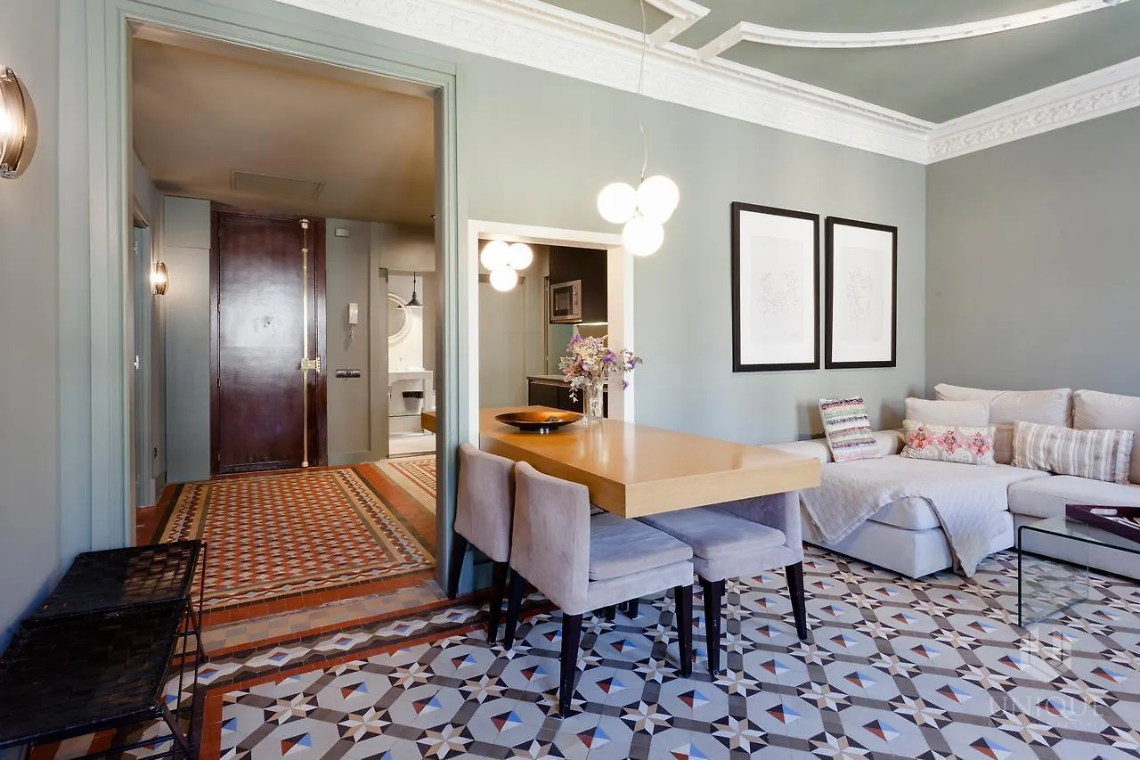 Unique Rentals - Luxurious Oasis Barcelona Spain