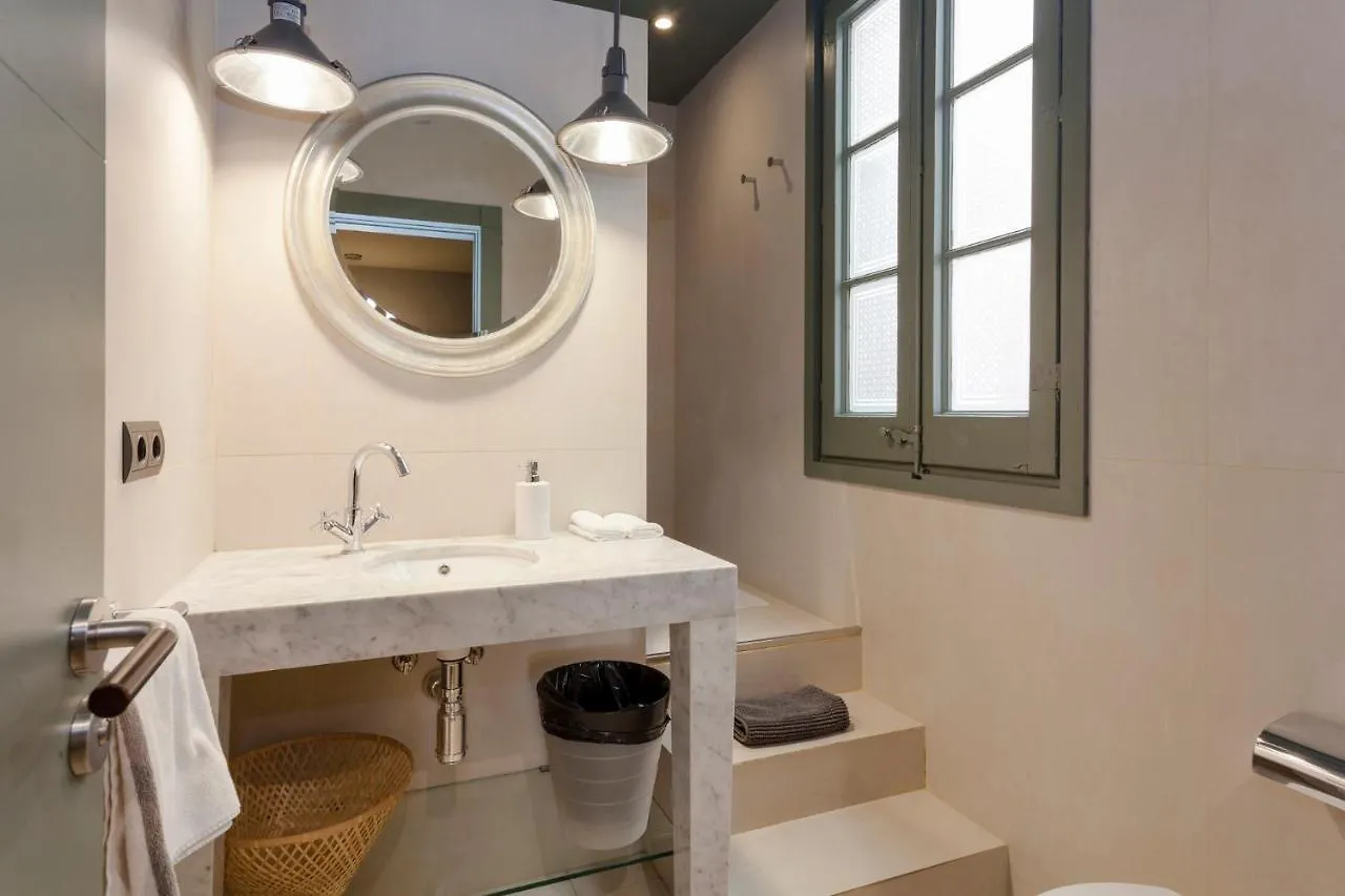 Unique Rentals - Luxurious Oasis Barcelona