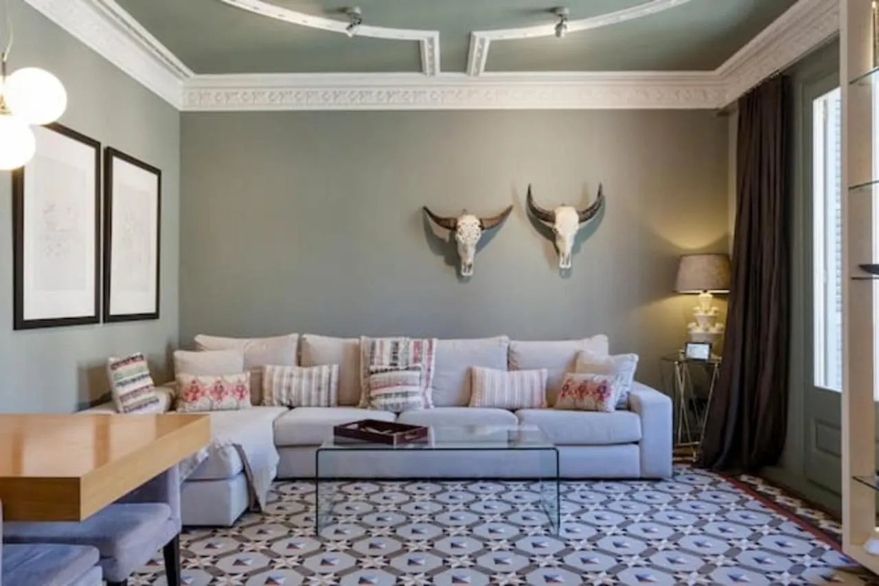 Apartment Unique Rentals - Luxurious Oasis Barcelona